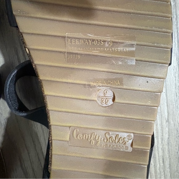 Comfy Soles By Bamboo Black Platform Wedge Sandals Buckle Sz 9 NEW Coastal - Picture 7 of 7